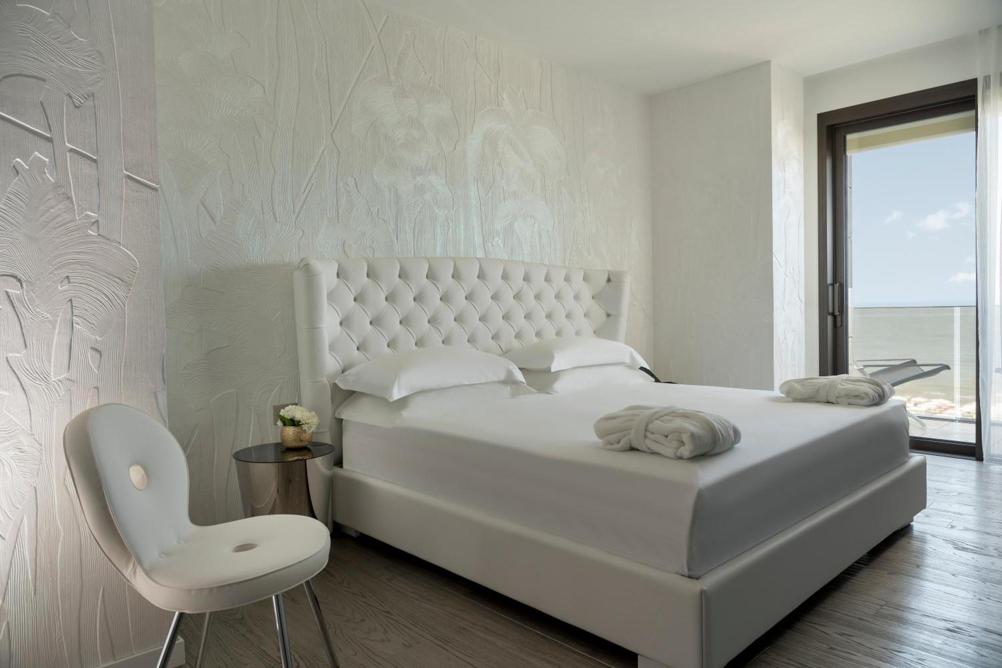 Hotel Promenade **** Riccione Exterior foto