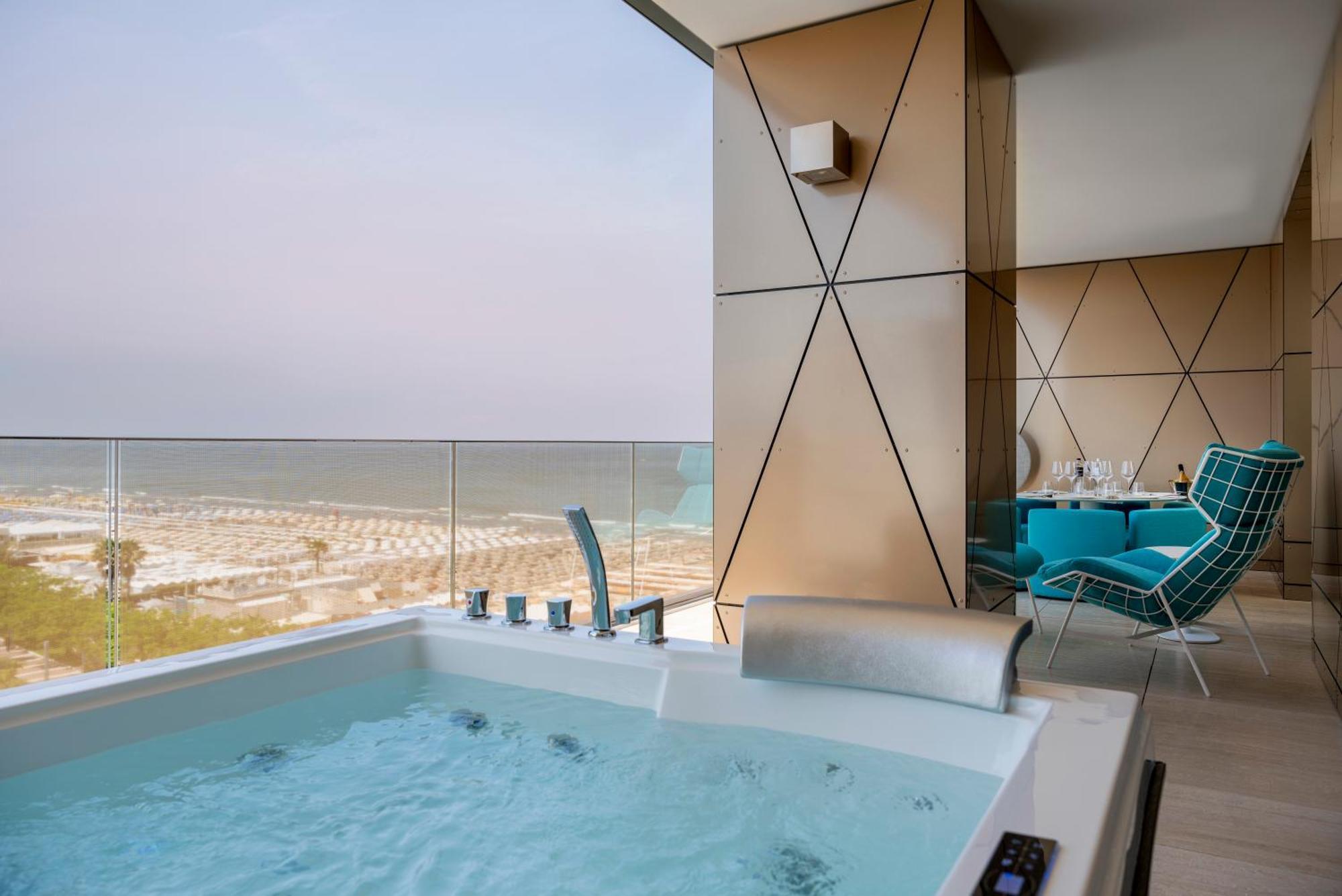 Hotel Promenade **** Riccione Exterior foto