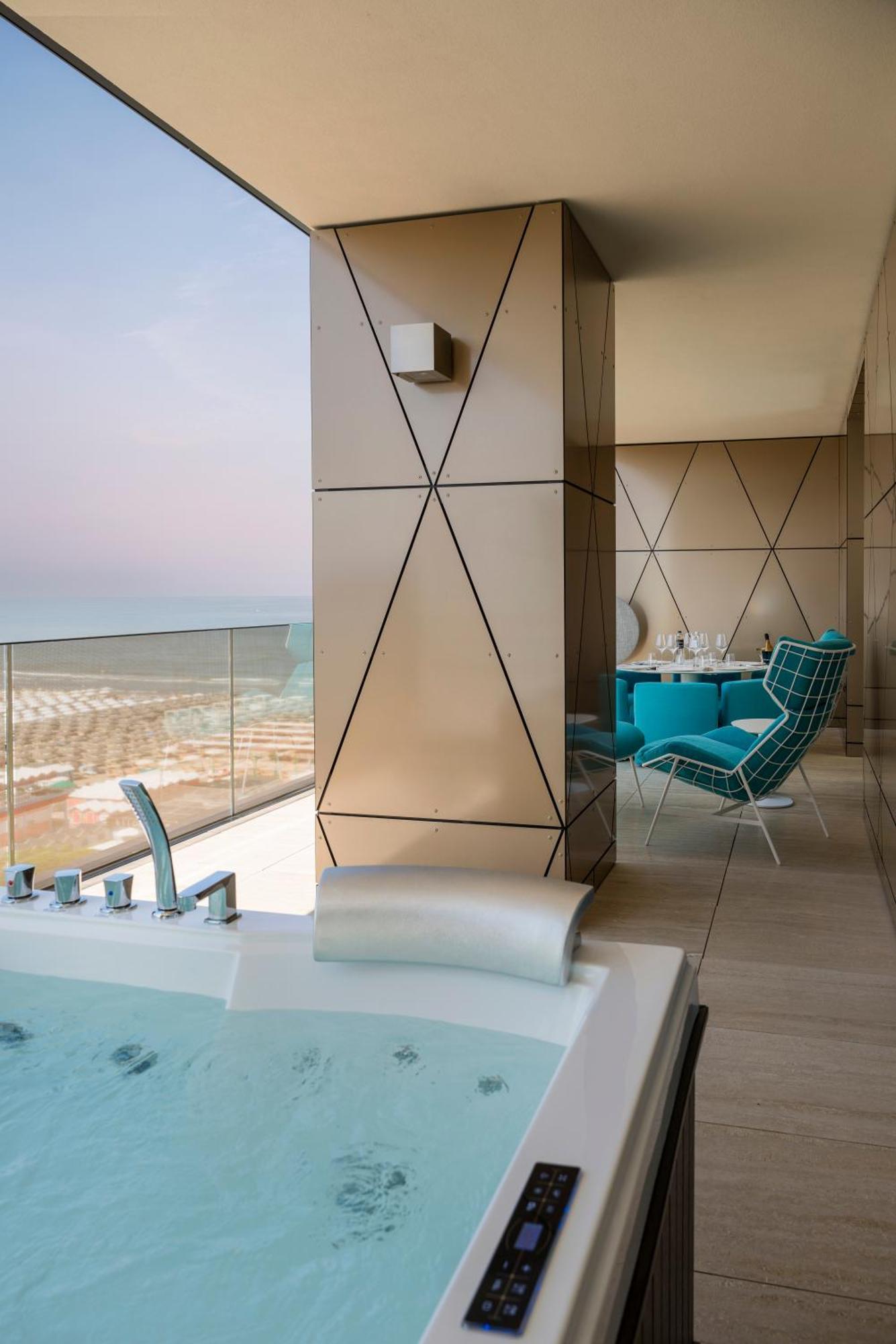 Hotel Promenade **** Riccione Exterior foto